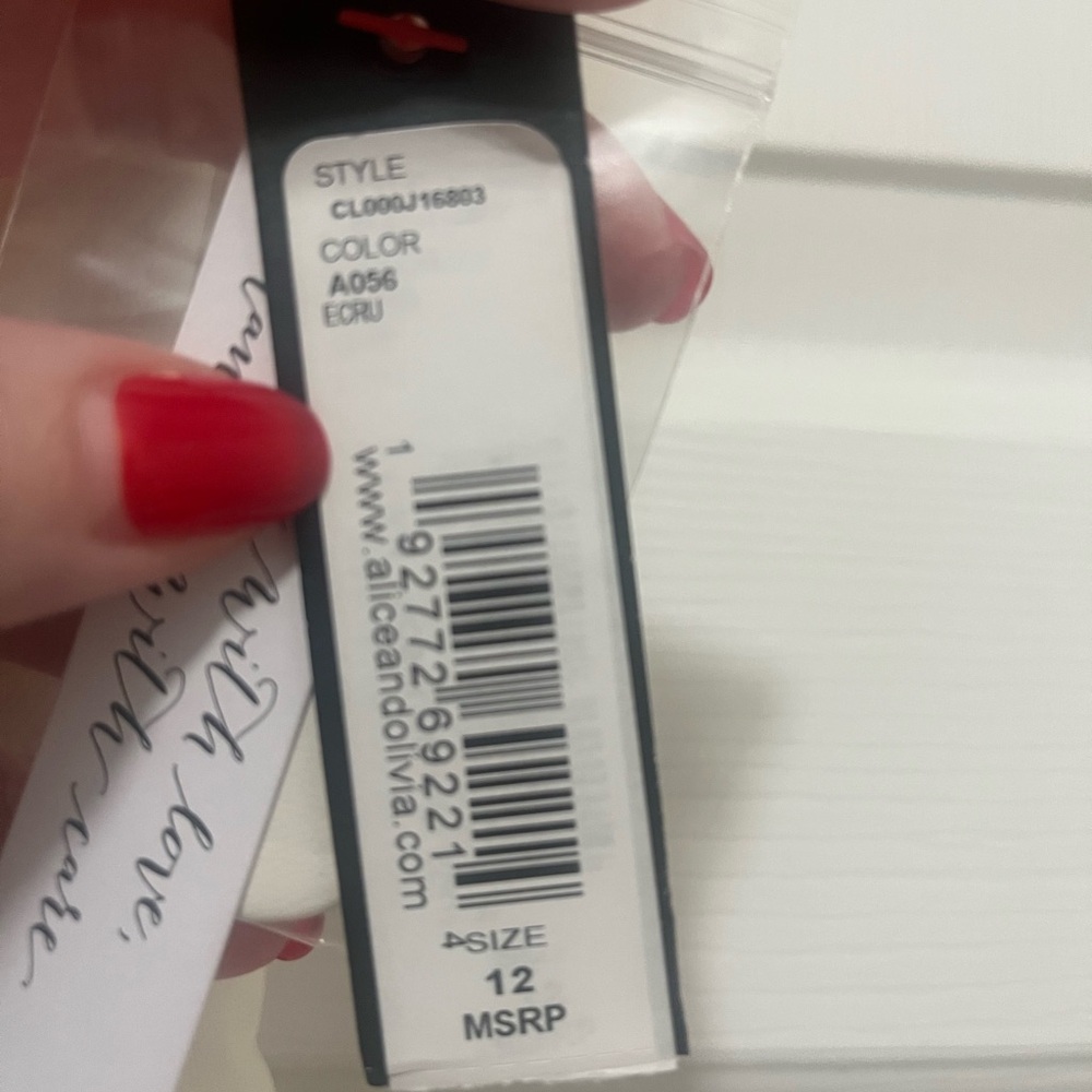 Alice + Olivia Kyrie Tuxedo Skort
Romper - Picture 8 of 16